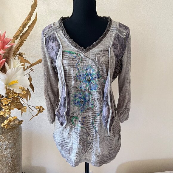 Y2K Grunge Skater Embroidered Flowy Gray Glitter Thread Top - Picture 1 of 12